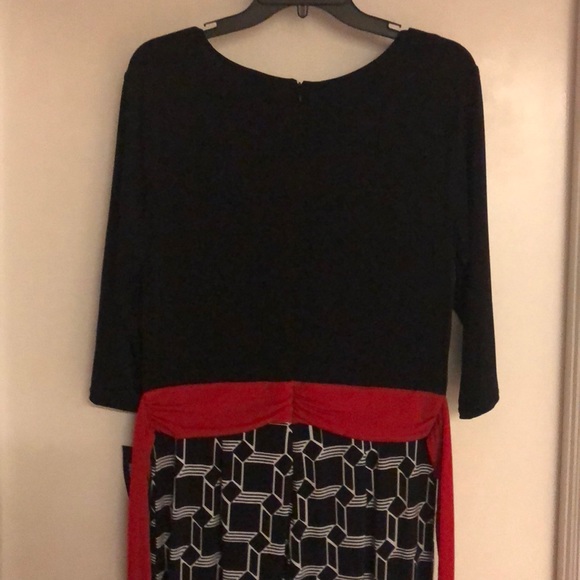 One piece pant suite - Picture 3 of 7